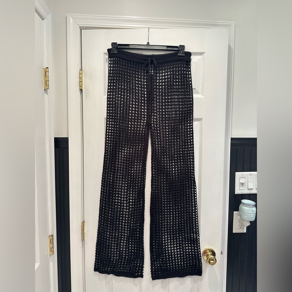 LIKE NEW - Crochet beach cover-up pants - Black - Size L